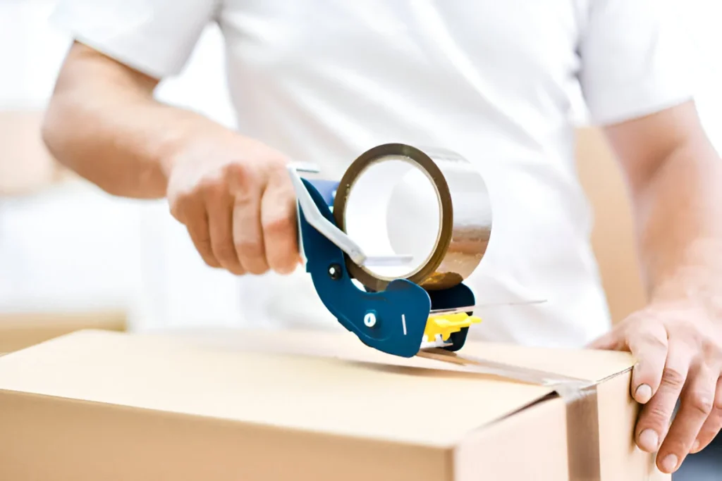 moving and storage Dubai